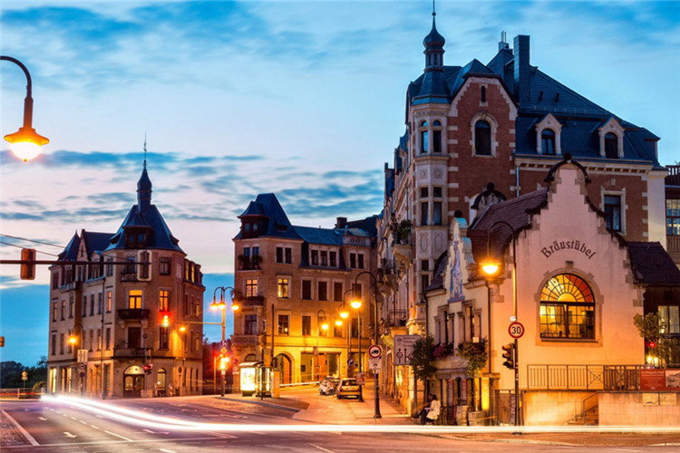 專升本報中央音樂學院網絡教育要學多久才能畢業(yè)？