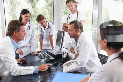 越老越吃香的4個專業(yè)，就業(yè)前景好、崗位多，考證后工資翻倍漲