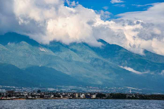 對外經(jīng)濟(jì)貿(mào)易大學(xué)專升本考什么？