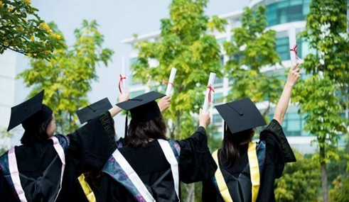 網(wǎng)絡(luò)教育：高校大規(guī)?？s減招生，你能讀的學(xué)校在消失