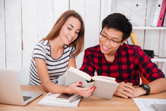 對外經濟貿易大學法學專升本專業(yè)課程科目